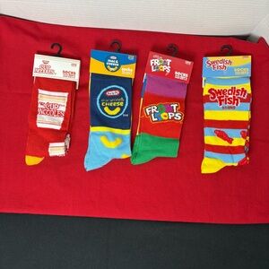 Men’s multicolor logo crew socks 6-12 great for gifts